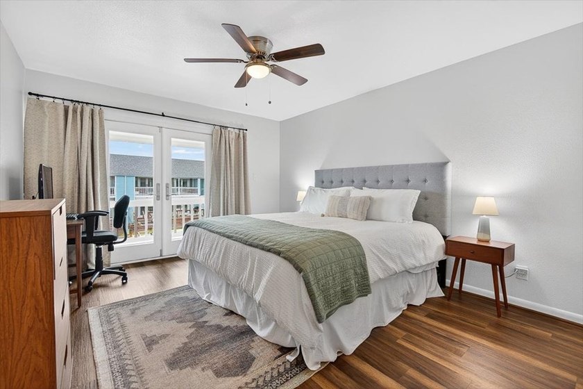 Waterfront Living at Key Allegro! This beautifully updated - photo 36