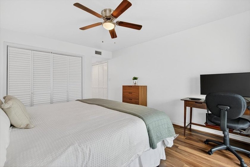 Waterfront Living at Key Allegro! This beautifully updated - photo 38