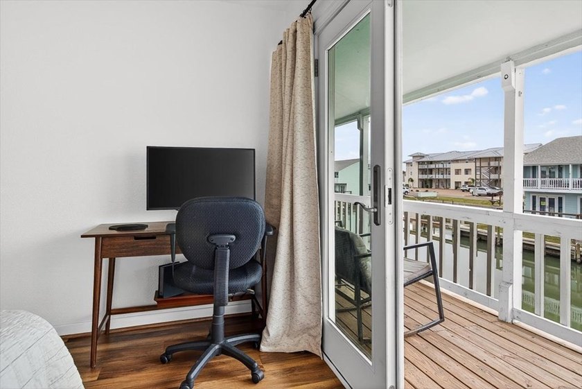 Waterfront Living at Key Allegro! This beautifully updated - photo 39