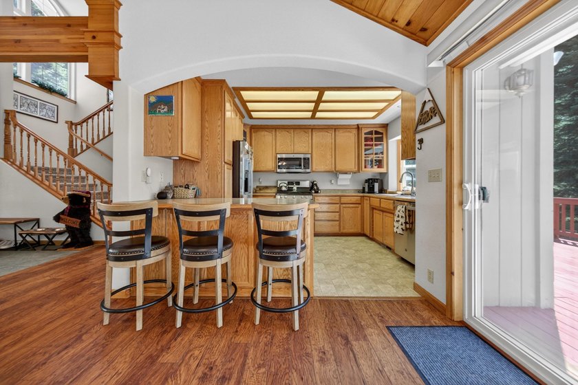 This charming Lake Almanor West property sits on a level - photo 11