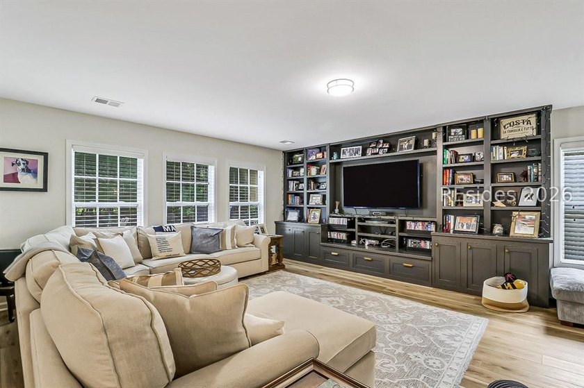 WOW! This is the Pinecrest home you've been waiting for! - photo 12
