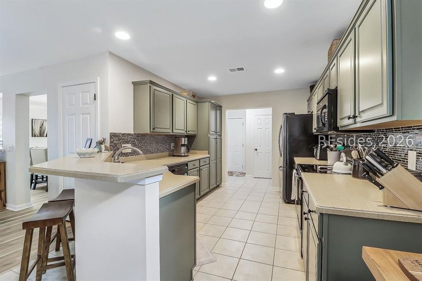 WOW! This is the Pinecrest home you've been waiting for! - photo 17