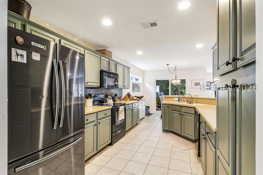WOW! This is the Pinecrest home you've been waiting for! - photo 20