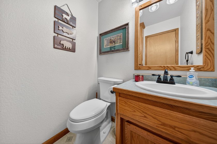 This charming Lake Almanor West property sits on a level - photo 20