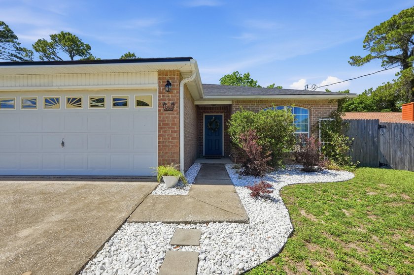 Welcome to this beautifully maintained 3BR/2BA home offering - photo 2