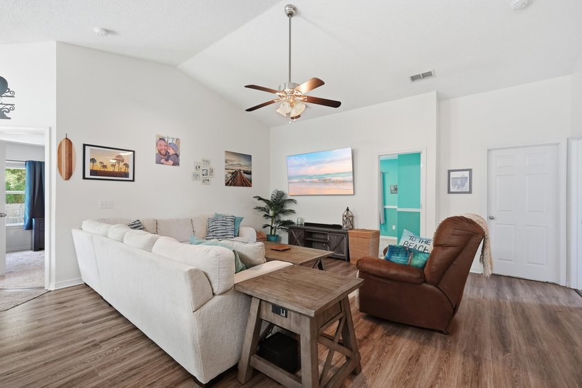 Welcome to this beautifully maintained 3BR/2BA home offering - photo 10