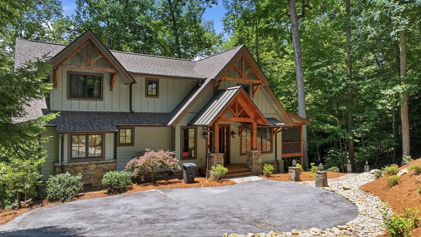 A classic mountain sanctuary nestled within the exclusive Bear - photo 3