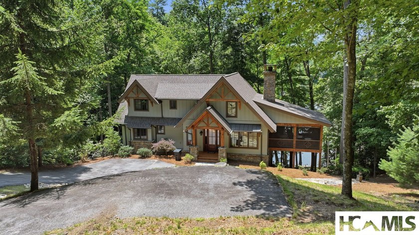 A classic mountain sanctuary nestled within the exclusive Bear - photo 8