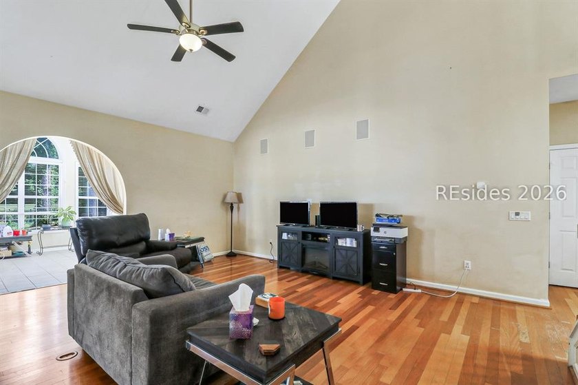 Outstanding 4-bedroom, 3.5-bath Jordan Model in the highly - photo 13
