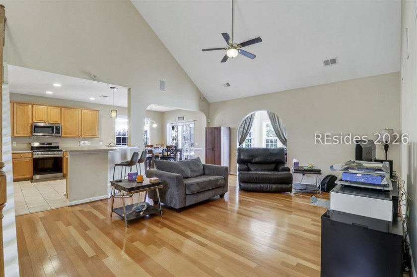 Outstanding 4-bedroom, 3.5-bath Jordan Model in the highly - photo 15