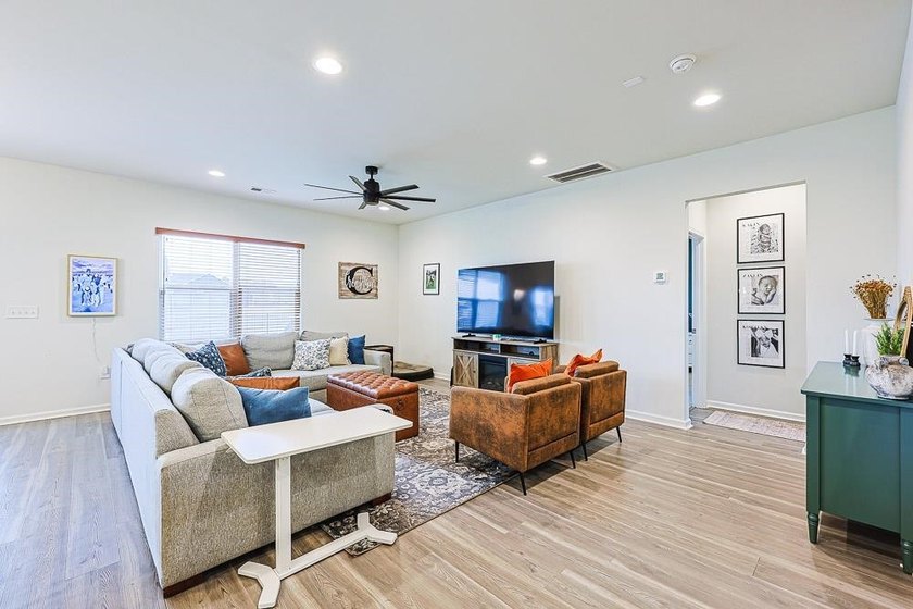 Welcome to 4016 Janus Drive in Myrtle Beach-a perfect family - photo 2