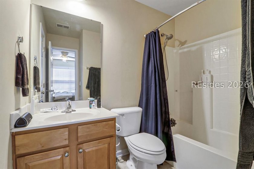 Outstanding 4-bedroom, 3.5-bath Jordan Model in the highly - photo 38