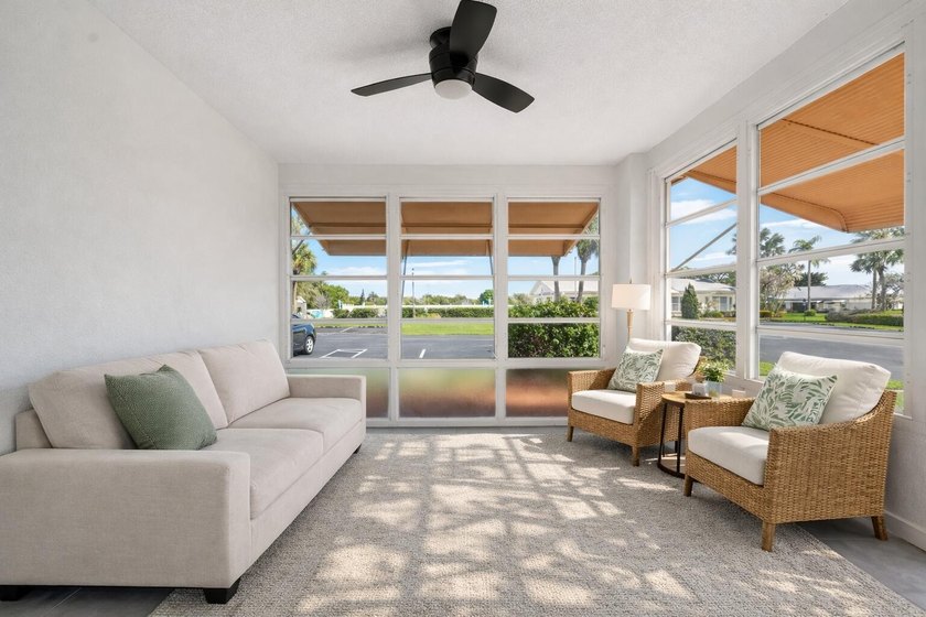 Fully renovated 2 bedroom, 2 bathroom corner villa located - photo 6