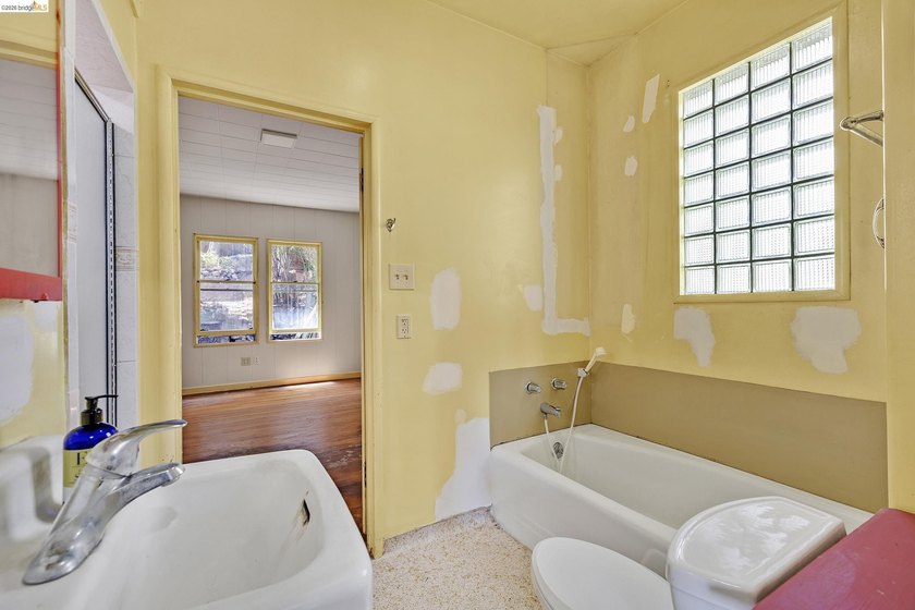 Charming Turn-of-the-Century Opportunity in Point Richmond! - photo 14