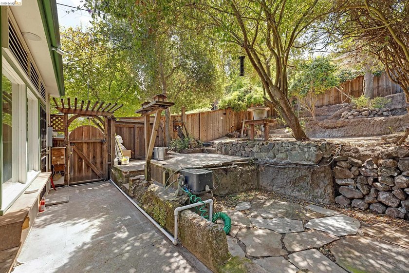 Charming Turn-of-the-Century Opportunity in Point Richmond! - photo 21