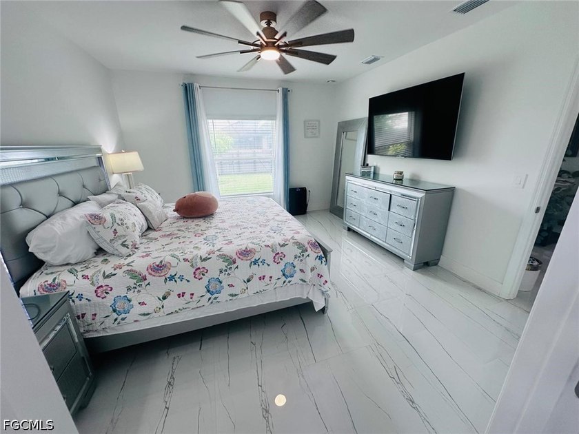 This beautiful new-construction home (built in 2022) won't last - photo 38