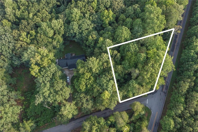 Building lot located in Lake Hartwell neighborhood. Interior - photo 2