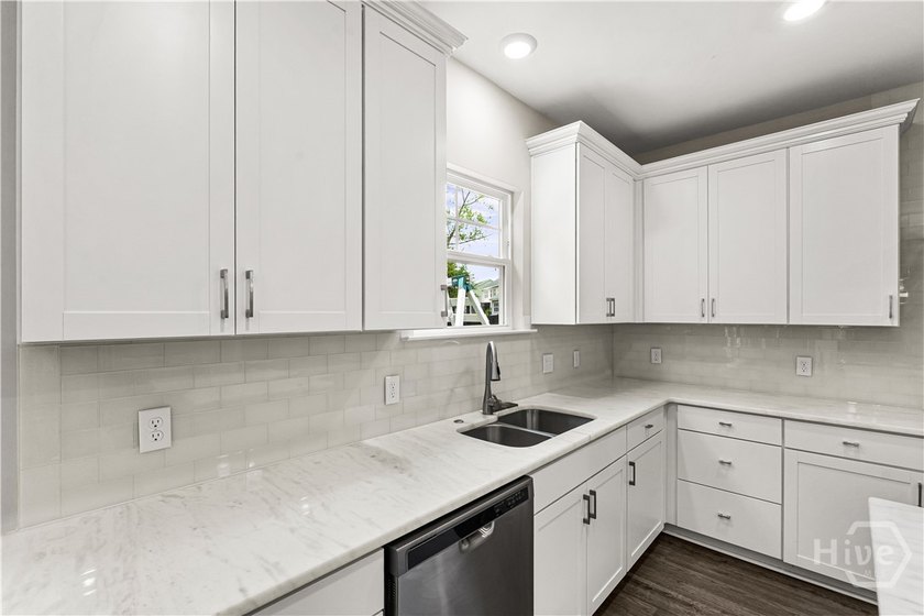 Beautifully maintained 4-bedroom, 2.5-bath home in the desirable - photo 13