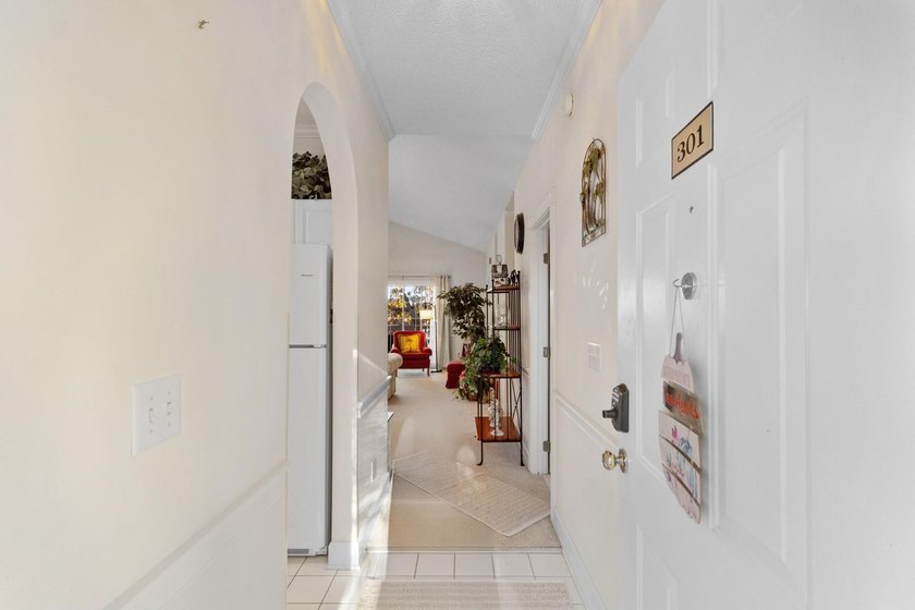Discover the perfect blend of comfort and coastal living in this - photo 4