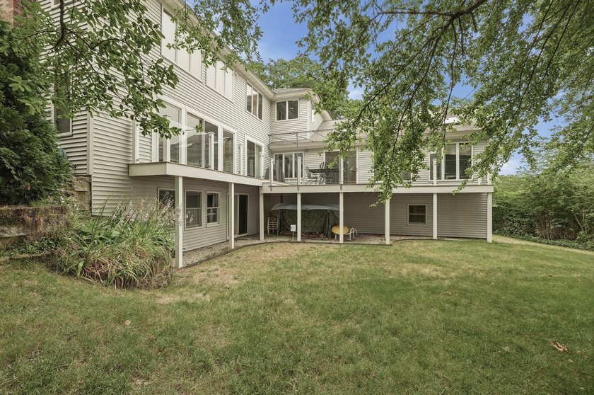 Offered for the first time in decades, welcome to one of - photo 6