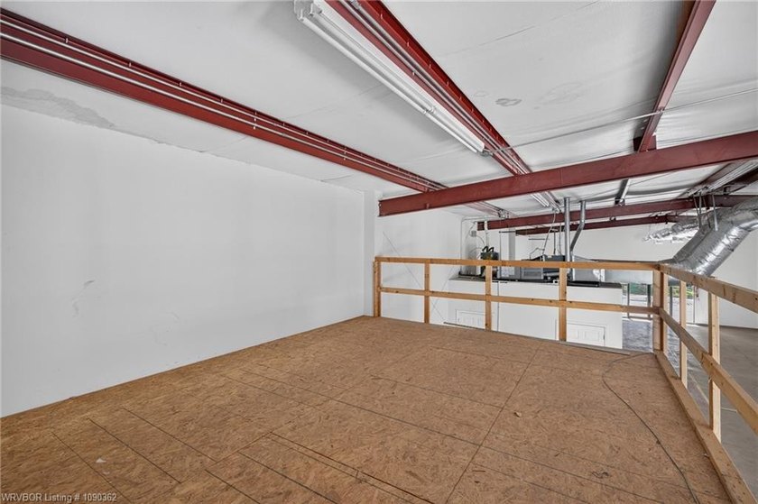 3200 SQ foot, Heated and Cooled commercial building, with Great - photo 23