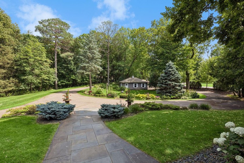 Known as The Cozy Nook, this storied Lake Minnetonka residence - photo 6
