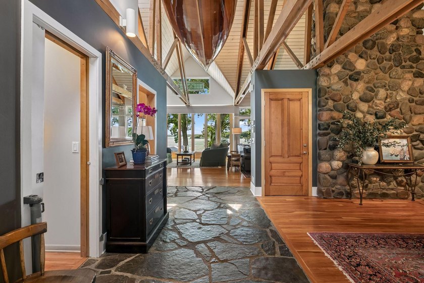 Known as The Cozy Nook, this storied Lake Minnetonka residence - photo 7