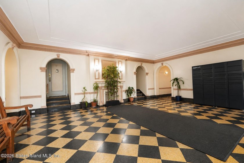 Welcome home to this bright and airy one-bedroom co-op, ideally - photo 3