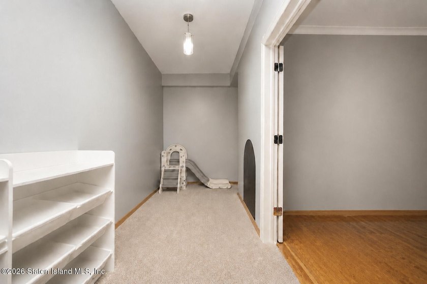 Welcome home to this bright and airy one-bedroom co-op, ideally - photo 5