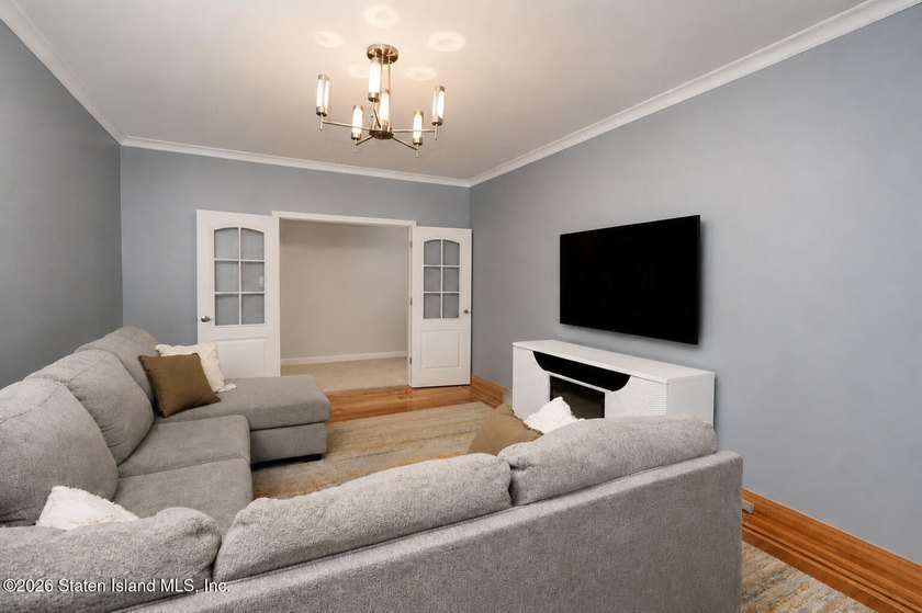 Welcome home to this bright and airy one-bedroom co-op, ideally - photo 6