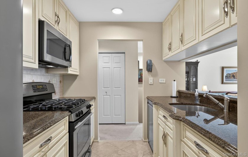 This impeccable Arbor model condominium at Oak Park at - photo 11