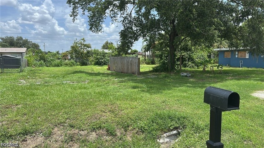 Welcome to this spacious and cleared lot nestled in an - photo 4