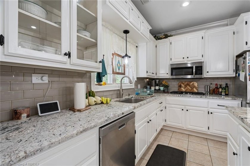 Timeless Southern elegance meets modern comfort in this - photo 15