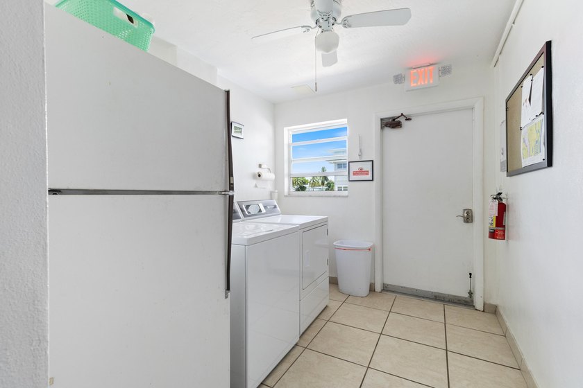 Welcome to this beautifully renovated 2-bedroom, 2-bath, 1060 sq - photo 22