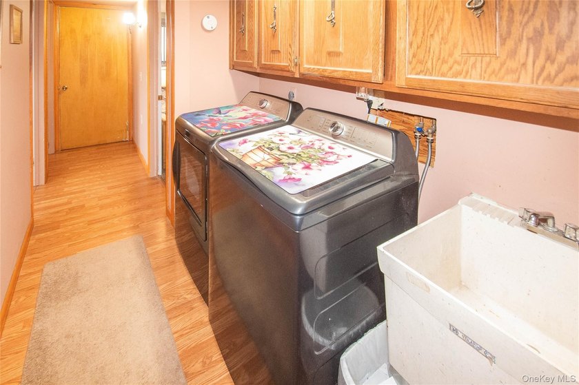 This well-maintained 3-bedroom, 1.5-bath split-level home offers - photo 33