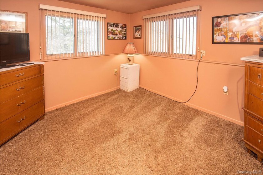 This well-maintained 3-bedroom, 1.5-bath split-level home offers - photo 37