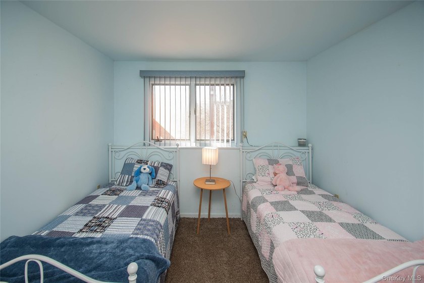This well-maintained 3-bedroom, 1.5-bath split-level home offers - photo 40