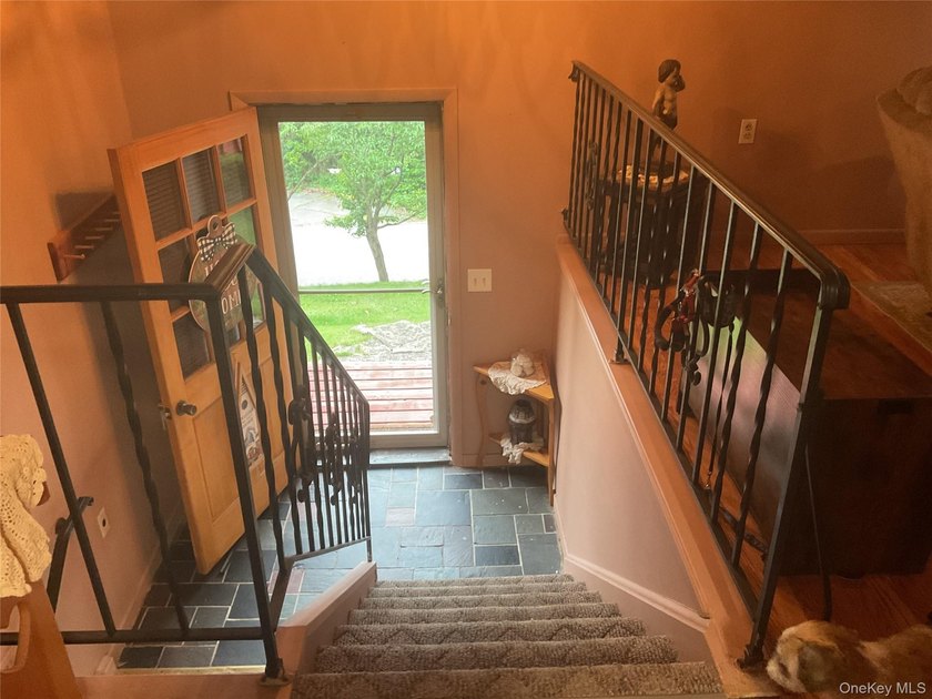 This well-maintained 3-bedroom, 1.5-bath split-level home offers - photo 48