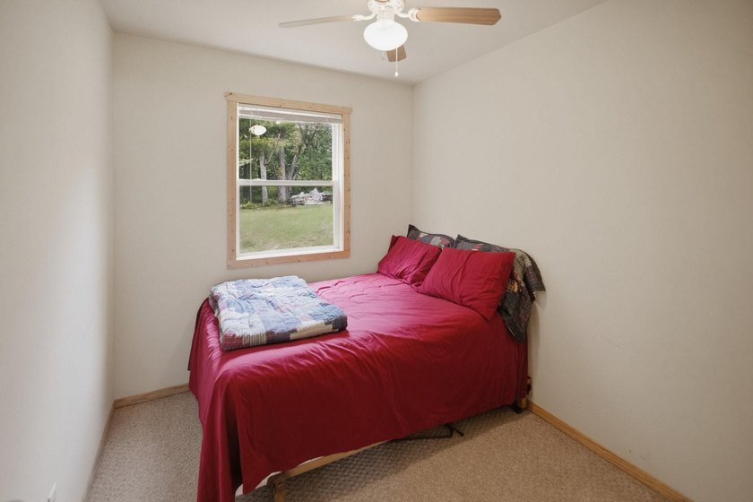 Enjoy affordable Clam Lake ownership with Cabin #6 at Partners - photo 10