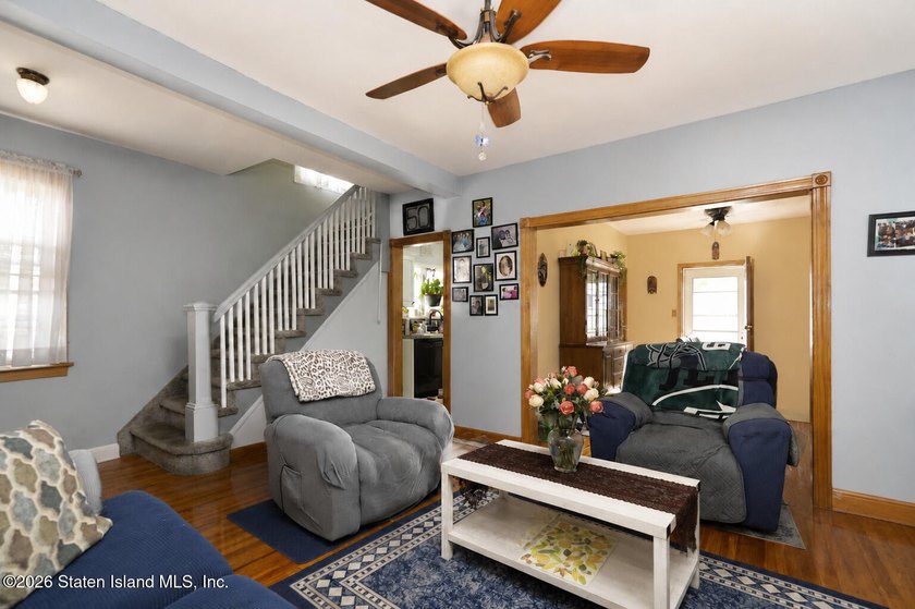 Welcome to 39 Pelton Avenue, a charming detached 2-bedroom - photo 5