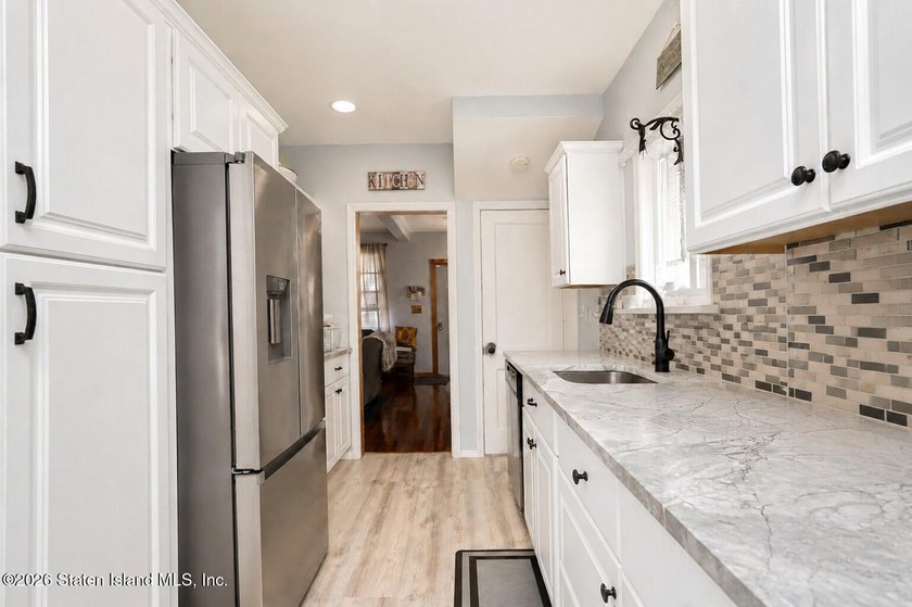 Welcome to 39 Pelton Avenue, a charming detached 2-bedroom - photo 10