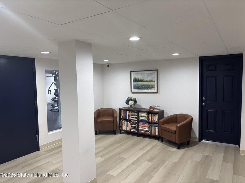 FABULOUS LUXURY LIVING, HI-RISE CONDO FEATURES- CERAMIC TILE - photo 5