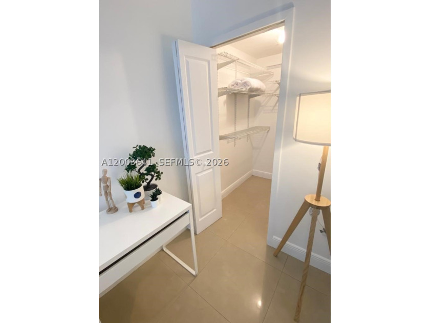Great Opportunity !!! You will love this modern and spacious 2 - photo 5