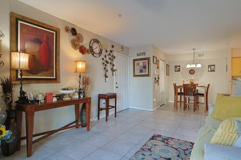 SHOWINGS AVAILABLE THIS WEEKEND! Welcome to this well-maintained - photo 6