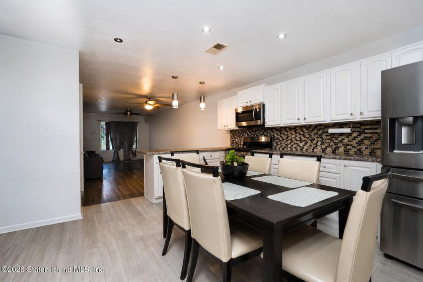 Move-In Ready - No HOA Fees! Welcome to 85 Fairway Ave, Staten - photo 4