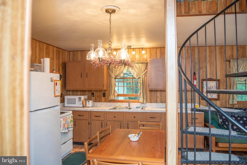 Bring your vision to this 1-bedroom, 1-bath chalet in the - photo 9