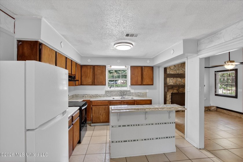 Welcome to Westgate!! Schedule your time to see this 4bed 2bth - photo 13