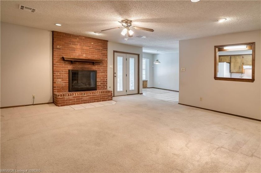 Welcome to this charming home in the desirable Village Harbor - photo 15