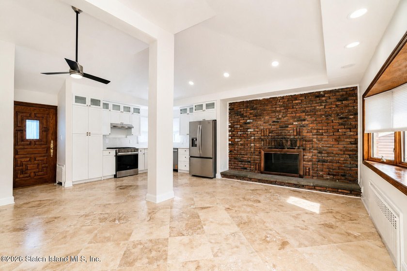 Rare opportunity to own a beautifully renovated property with - photo 6