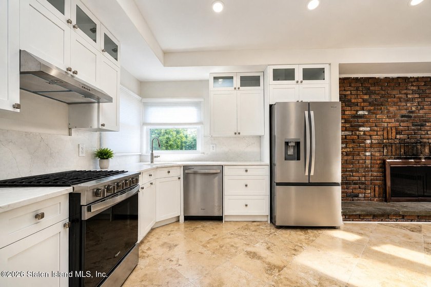 Rare opportunity to own a beautifully renovated property with - photo 9